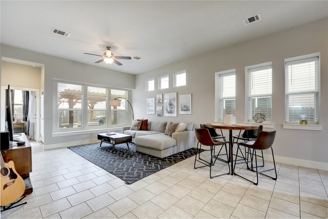 5400 Daimler Drive Austin, TX 78744 - Photo 6 of 28