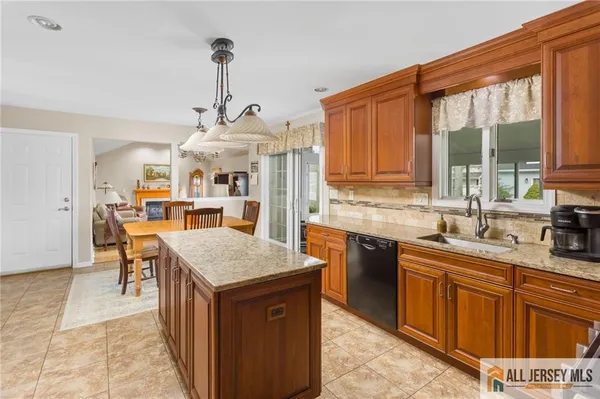 $799,000 | 12 Anderson Avenue, Monroe Township, NJ 08831