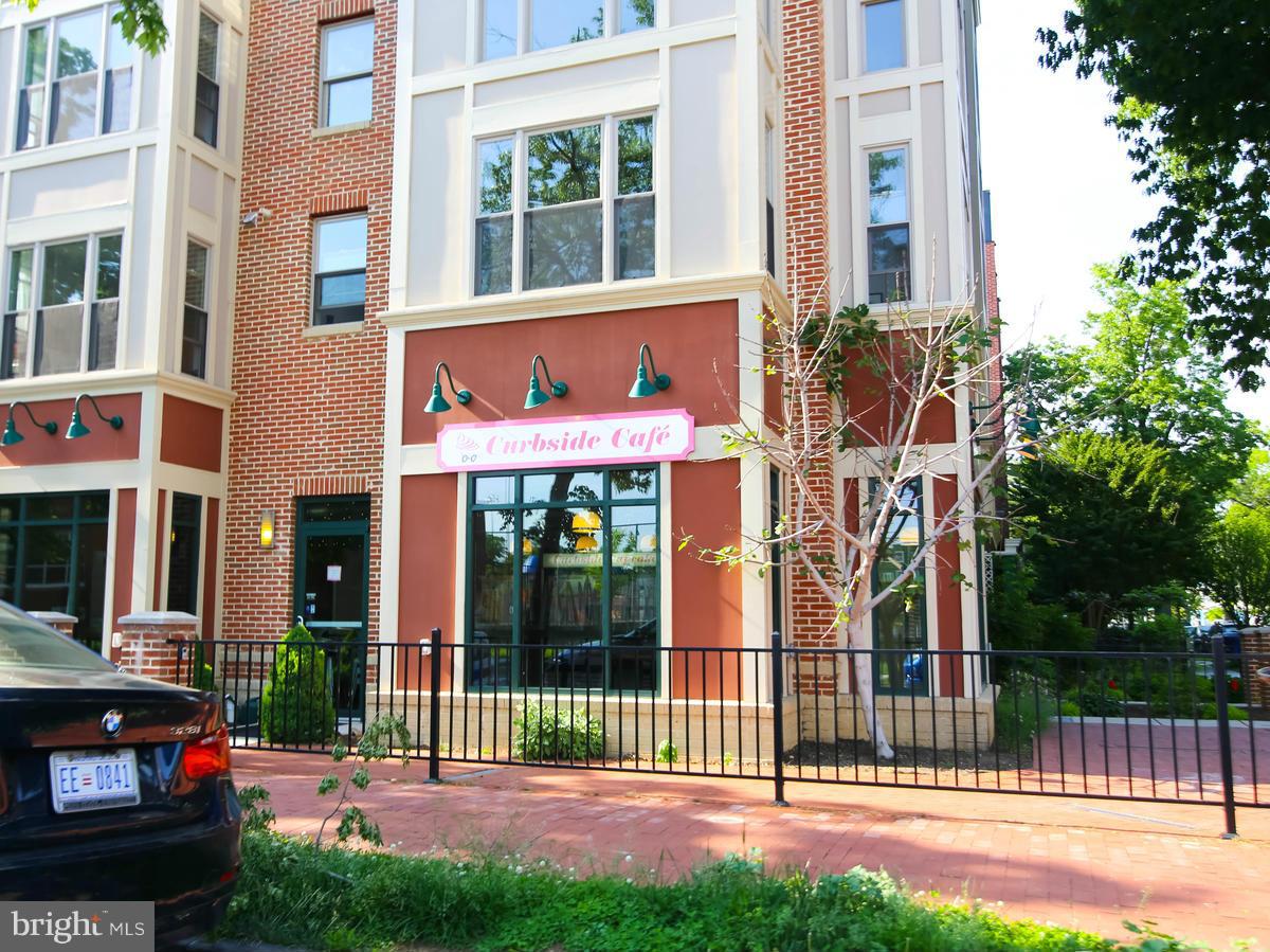 254 15th Street Southeast, Unit 4 Washington, DC 20003 - Photo 12 of 13 Community