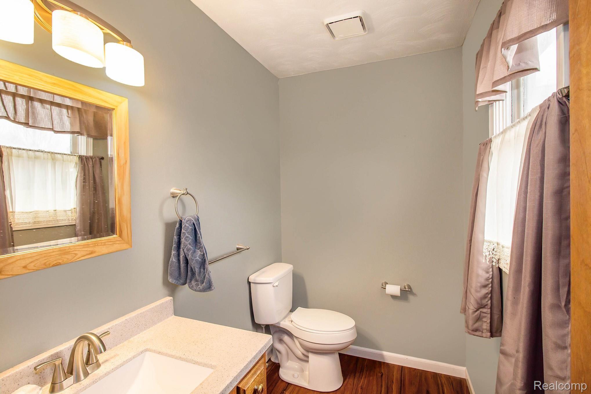 10675 Bell Oak Road Fowlerville, MI 48836 - Photo 13 of 39 Master Half Bath