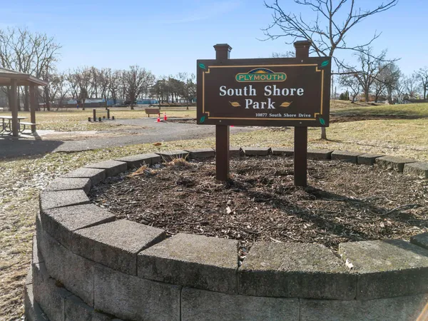 $265,000 | 10806 South Shore Drive, Unit 103, Plymouth, MN 55441