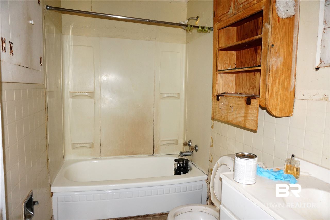 115 Fourth Avenue Chickasaw, AL 36611 - Photo 4 of 5