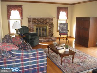 836 Valley Road Warrington, PA 18976 - Photo 2 of 12 Gallery Image 2