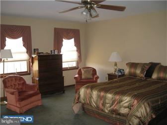 836 Valley Road Warrington, PA 18976 - Photo 5 of 12 Gallery Image 5