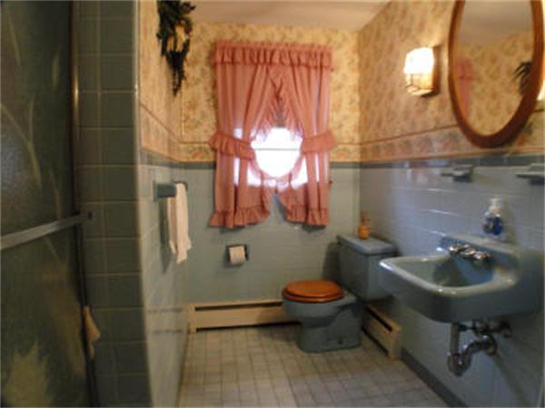 21 Pearl Road Saugus, MA 01906 - Photo 8 of 18 Gallery Image 8