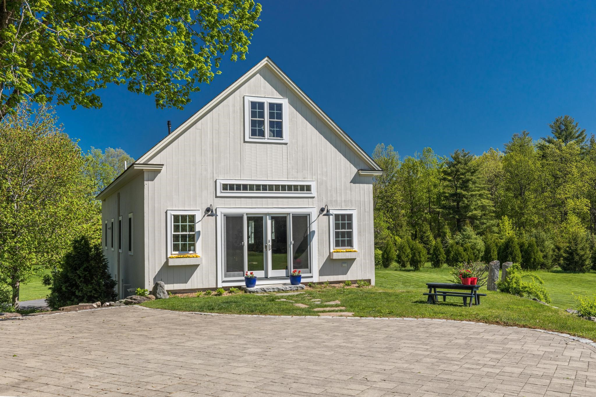 37 Newfields Road Exeter, NH 03833 - Photo 11 of 40