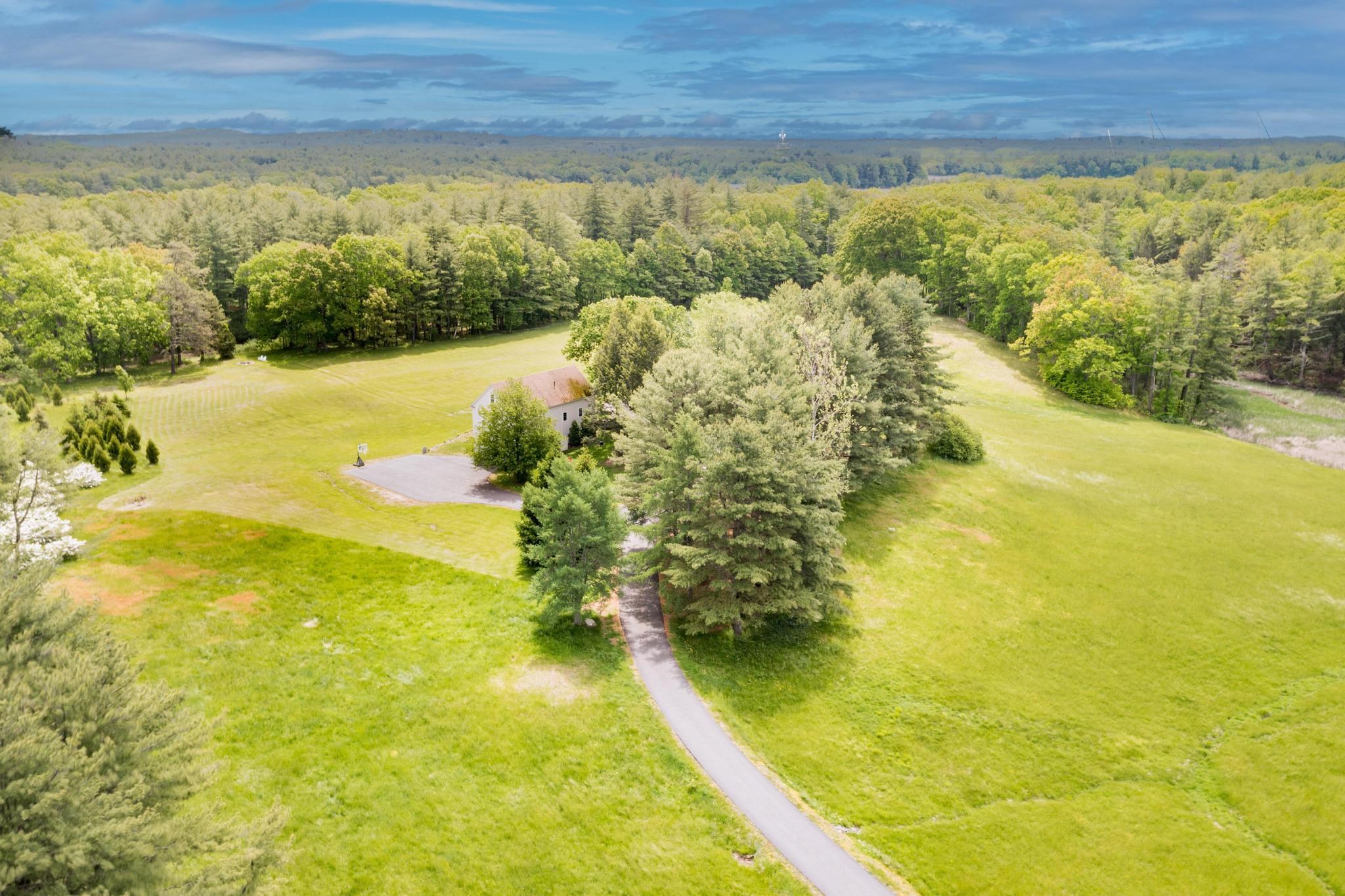 37 Newfields Road Exeter, NH 03833 - Photo 2 of 40