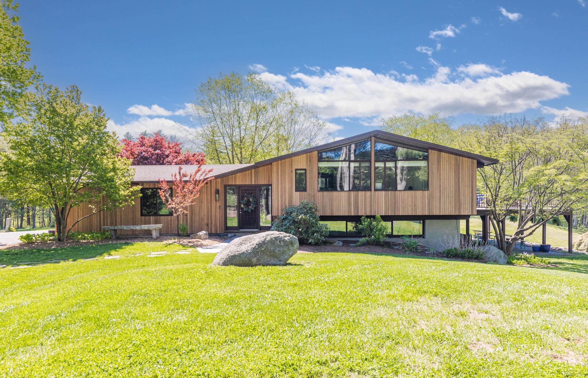37 Newfields Road Exeter, NH 03833 - Photo 6 of 40