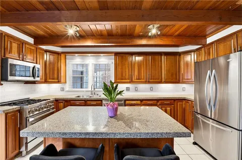 $789,000 | 2500 Hawthorne Drive Northeast, Atlanta, GA 30345