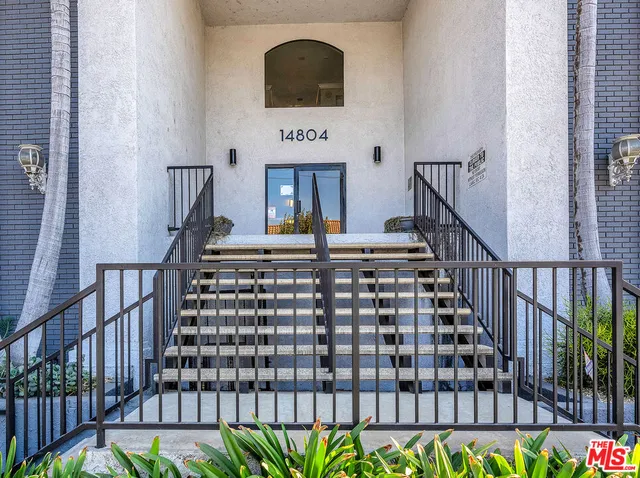 $599,000 | 14804 West Magnolia Boulevard, Unit 12, Sherman Oaks, CA 91403