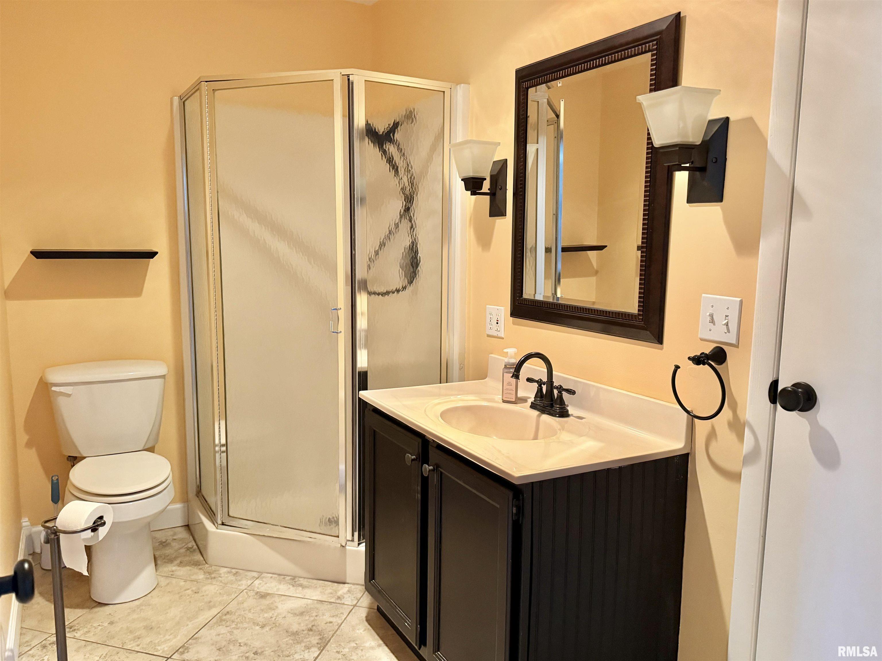 330 North Sycamore Terrace Canton, IL 61520 - Photo 21 of 34 Gallery Image 21