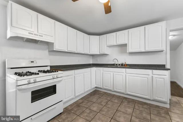 $3,250 | 211 Broad Street, Beverly, NJ 08010