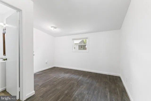 $3,250 | 211 Broad Street, Beverly, NJ 08010