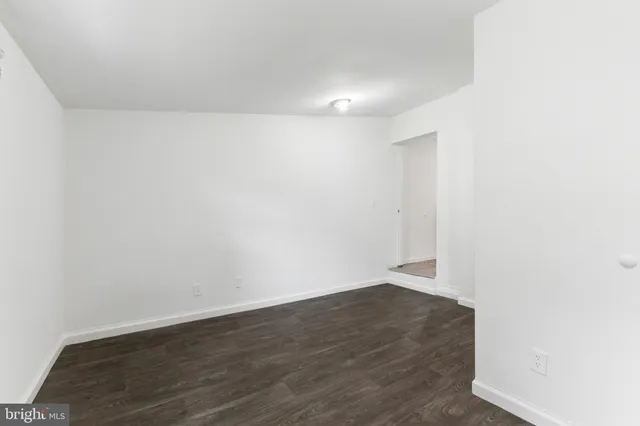 $3,250 | 211 Broad Street, Beverly, NJ 08010