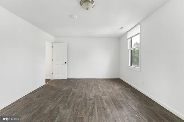 $3,250 | 211 Broad Street, Beverly, NJ 08010