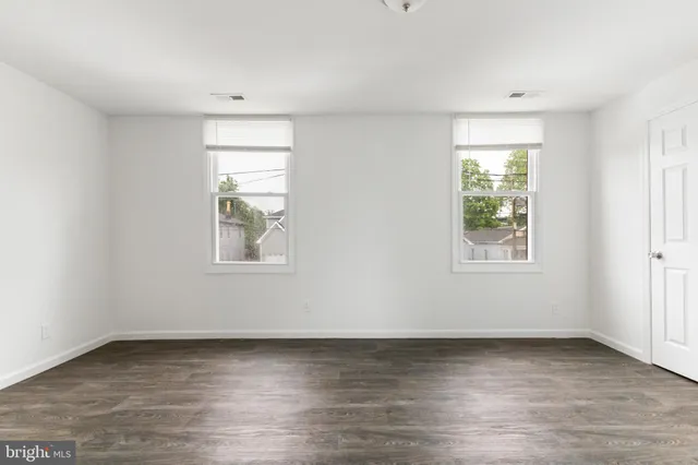 $3,250 | 211 Broad Street, Beverly, NJ 08010