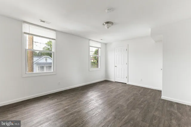 $3,250 | 211 Broad Street, Beverly, NJ 08010