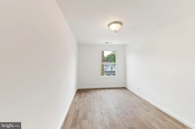 $3,250 | 211 Broad Street, Beverly, NJ 08010