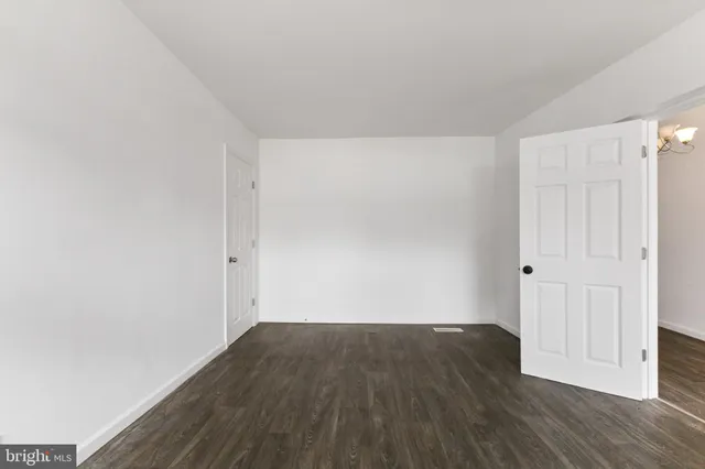 $3,250 | 211 Broad Street, Beverly, NJ 08010