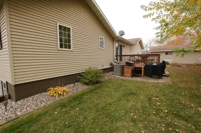 $385,000 | 111 West Ridgeview Drive, Starbuck, MN 56381