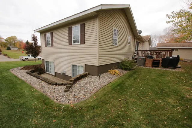 $395,000 | 111 West Ridgeview Drive, Starbuck, MN 56381