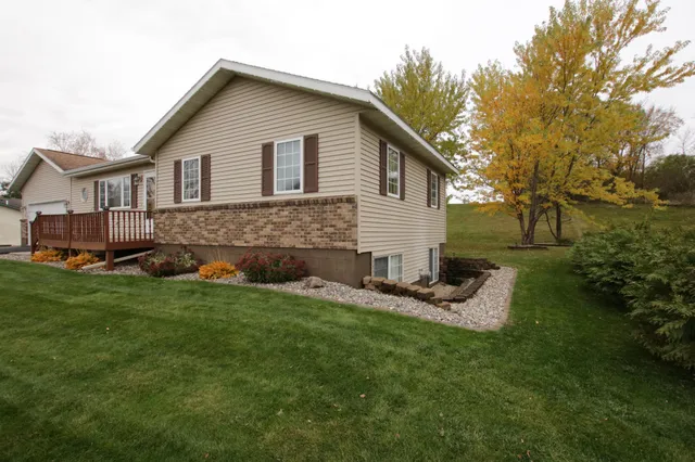 $385,000 | 111 West Ridgeview Drive, Starbuck, MN 56381