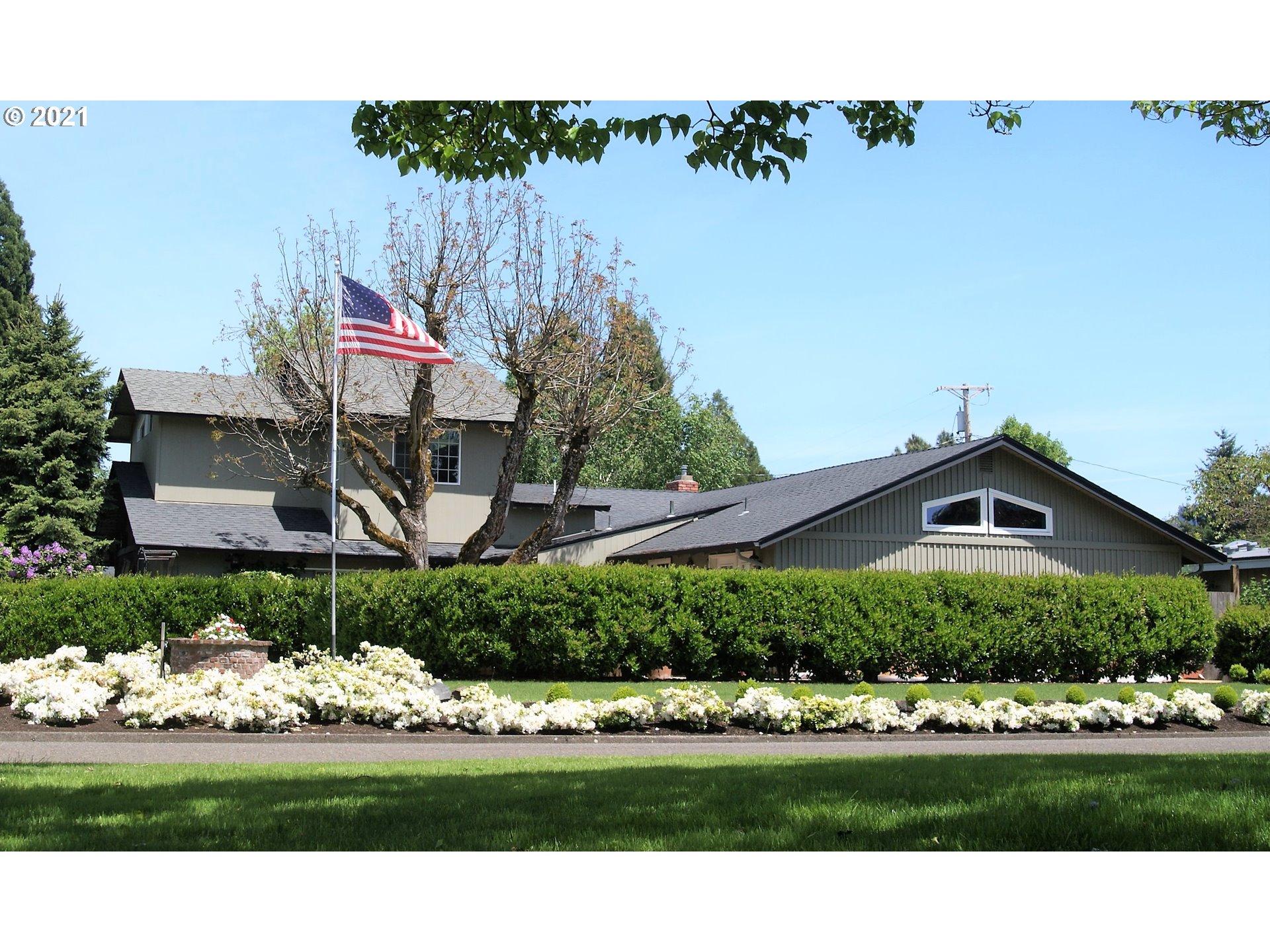 2325 Grovedale Drive Springfield, OR 97477 - Photo 1 of 31 Gallery Image 1