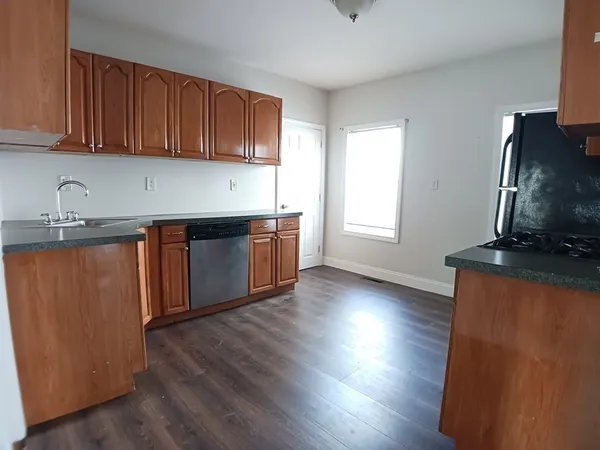 $2,700 | 17 Clare Street, Unit 1, Lowell, MA 01854