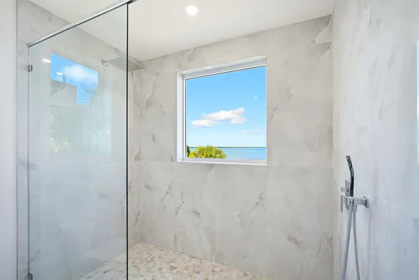 $10,700,000 | 1041 Buttonwood Drive East, Sugarloaf, FL 33042