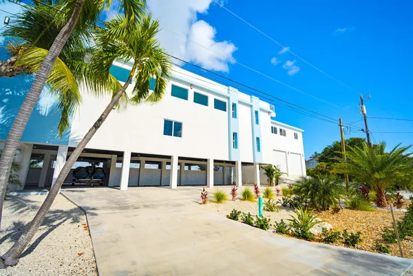 $10,700,000 | 1041 Buttonwood Drive East, Sugarloaf, FL 33042