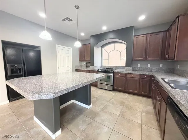 $2,500 | 6330 Tomahawk Mill Court, Las Vegas, NV 89139