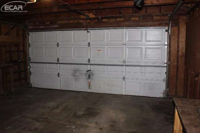 1033 Howe Road Burton, MI 48509 - Photo 25 of 26 20449902-24.JPG