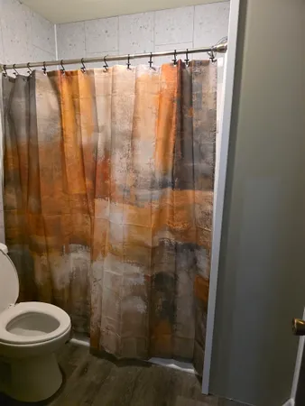 $2,300 | 809 Nassau Parkway, Rockford, IL 61107