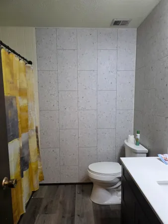 $2,300 | 809 Nassau Parkway, Rockford, IL 61107