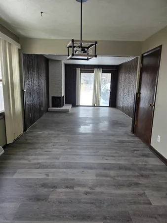 $2,300 | 809 Nassau Parkway, Rockford, IL 61107