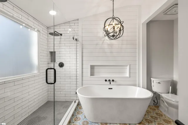 $560,000 | 7 Crosswinds Way, Greer, SC 29650