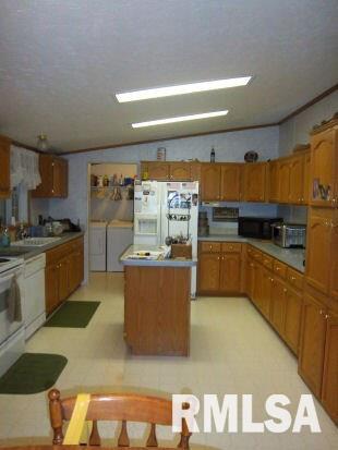 3100 Leamington Road Junction, IL 62954 - Photo 8 of 14