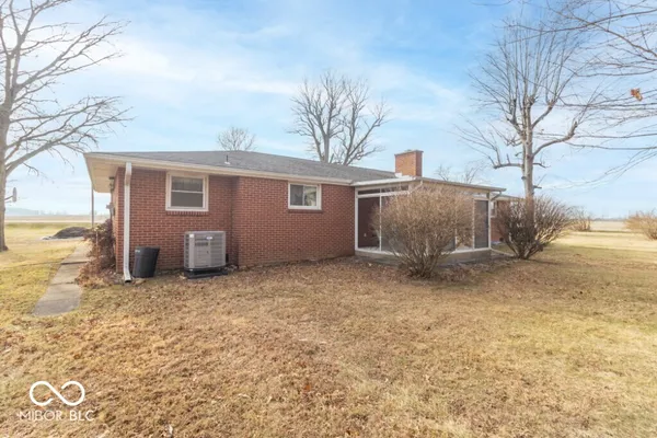 $325,000 | 1956 West Us Highway, Middletown, IN 47356