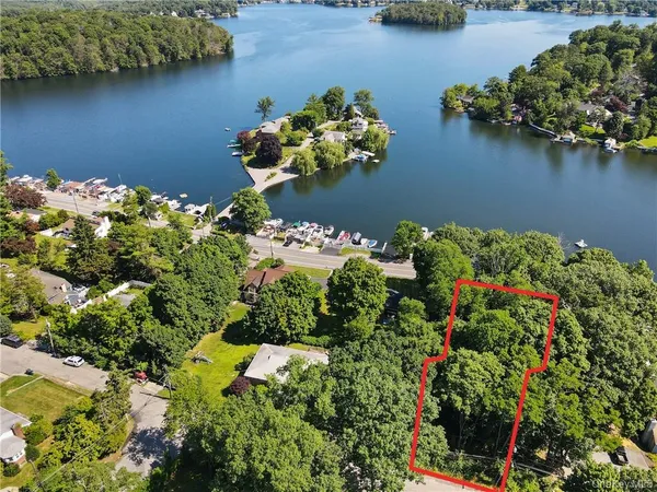 $525,000 | 870 South Lake Boulevard, Mahopac, NY 10541