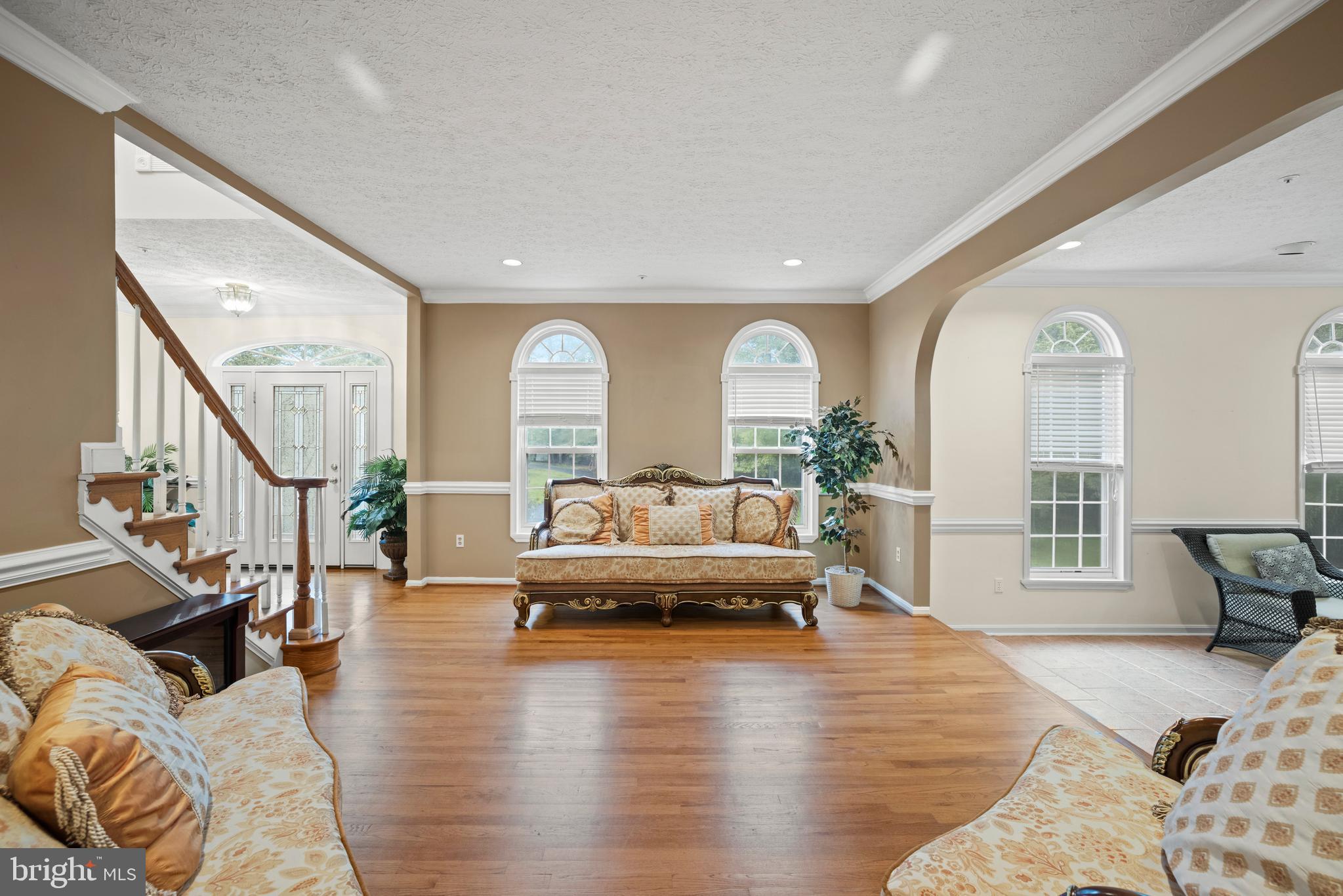 16035 Accolawn Road Accokeek, MD 20607 - Photo 10 of 67 Living Room