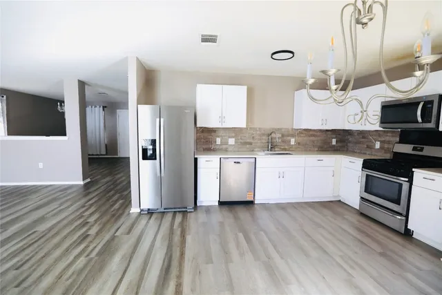 $2,500 | 5621 Abby Ann Lane, Austin, TX 78747