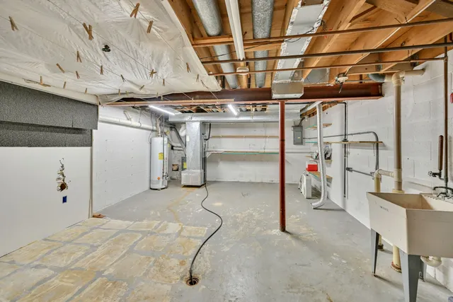 $210,000 | 6230 West College Avenue, Greendale, WI 53129