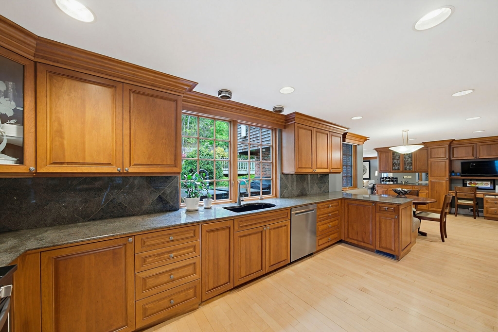 72 Beverly Road Brookline, MA 02467 - Photo 15 of 40