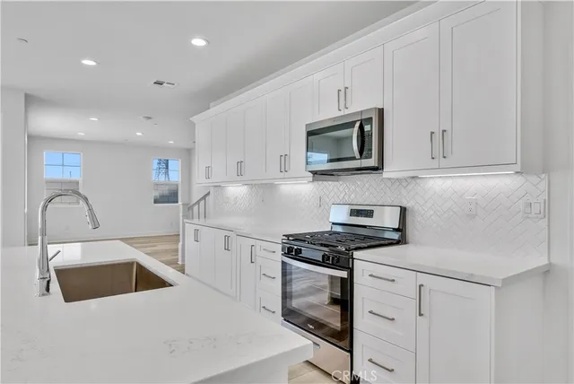 $4,000 | 4248 South Heather Privado, Ontario, CA 91761