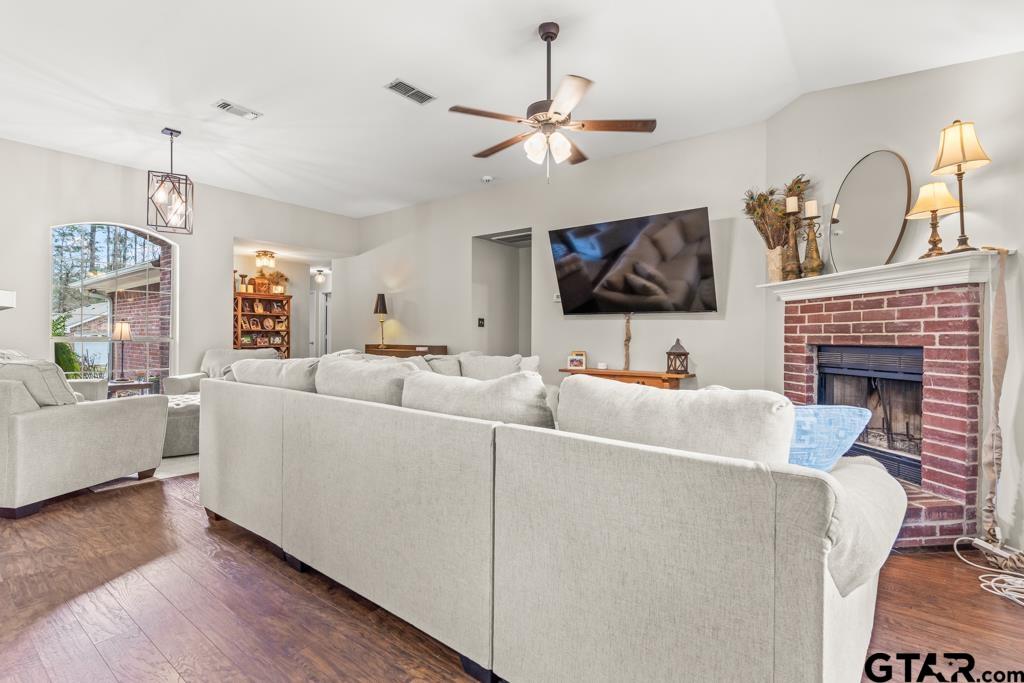 270 Frederick Circle Flint, TX 75762 - Photo 6 of 34 a living room with furniture and a flat screen tv