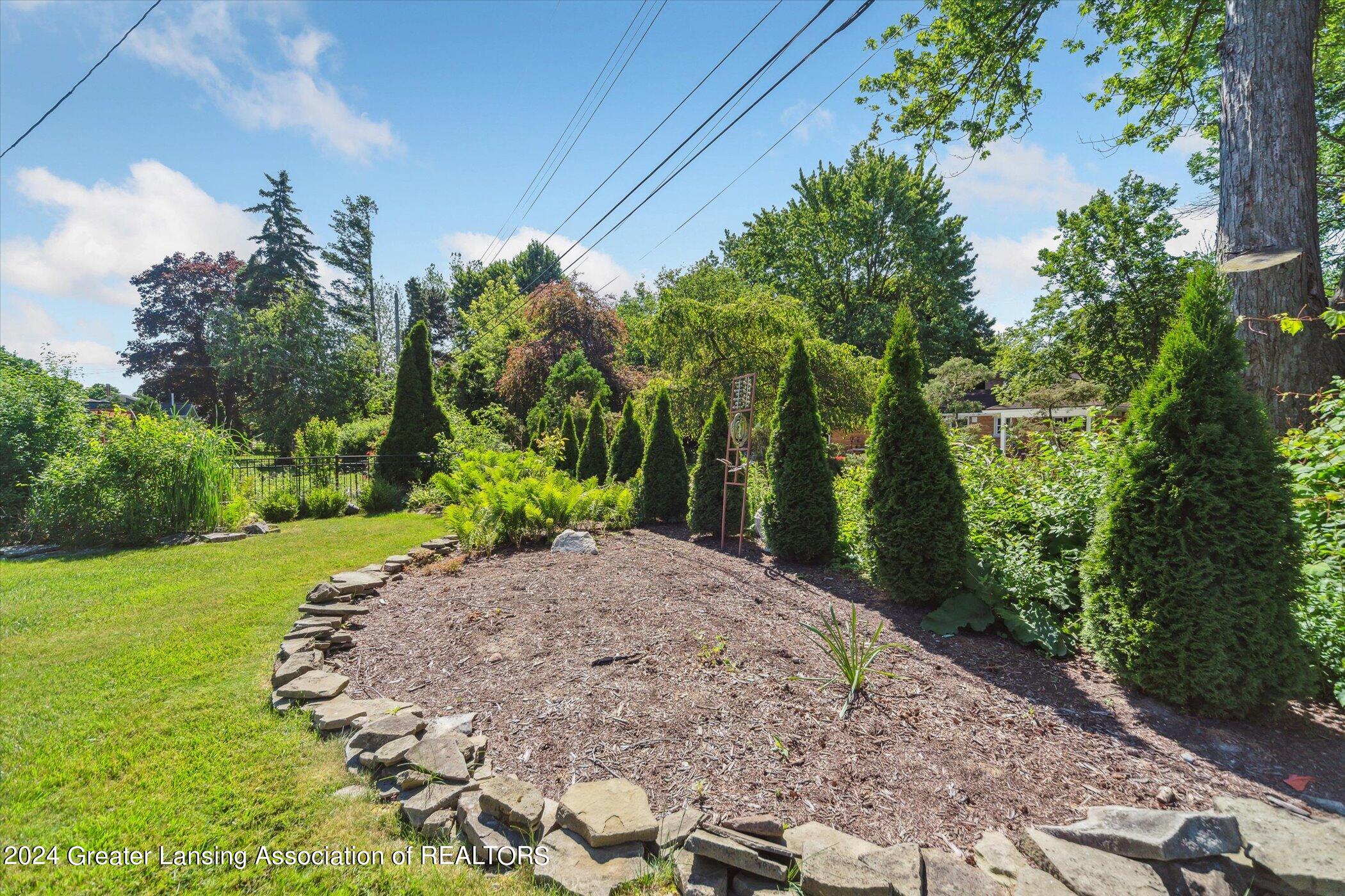 2903 North Cambridge Road Lansing, MI 48911 - Photo 48 of 49 48-2903-N-Cambridge-Rd-Lansing-MI-48911-