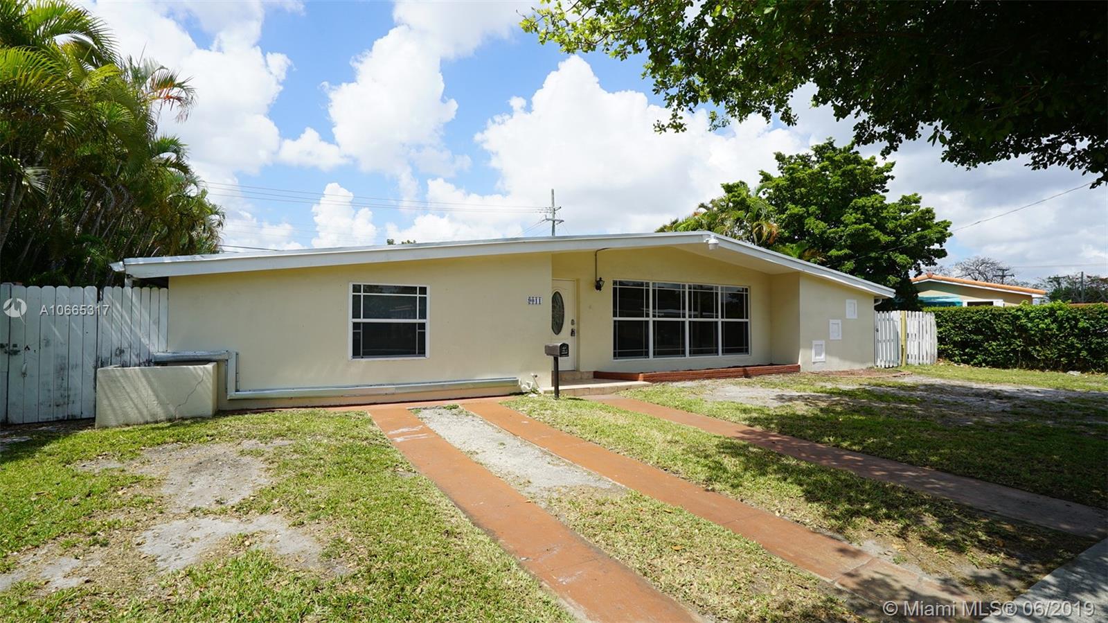 9011 Southwest 20th Street Miami, FL 33165 - Photo 2 of 30