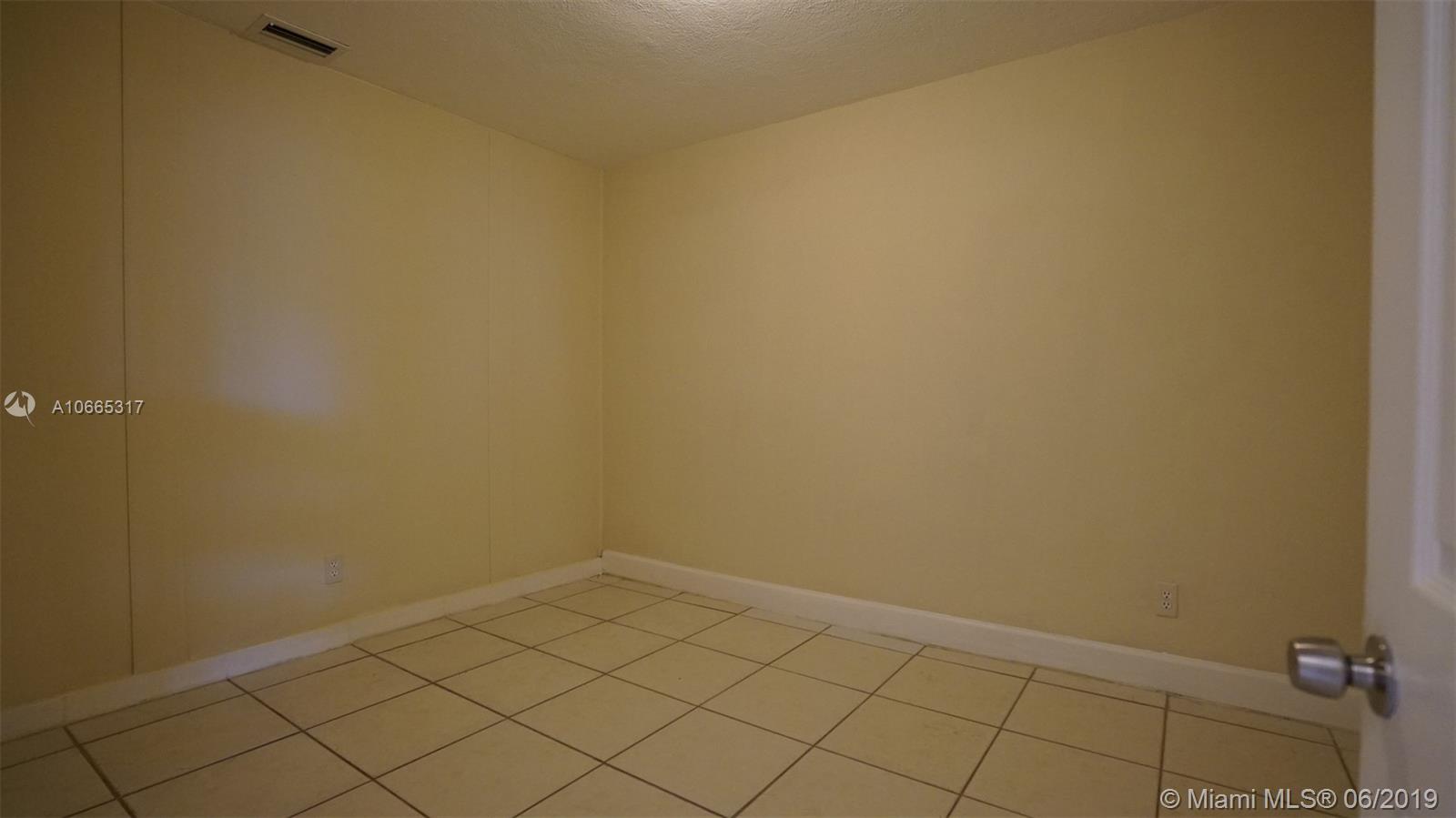 9011 Southwest 20th Street Miami, FL 33165 - Photo 11 of 30
