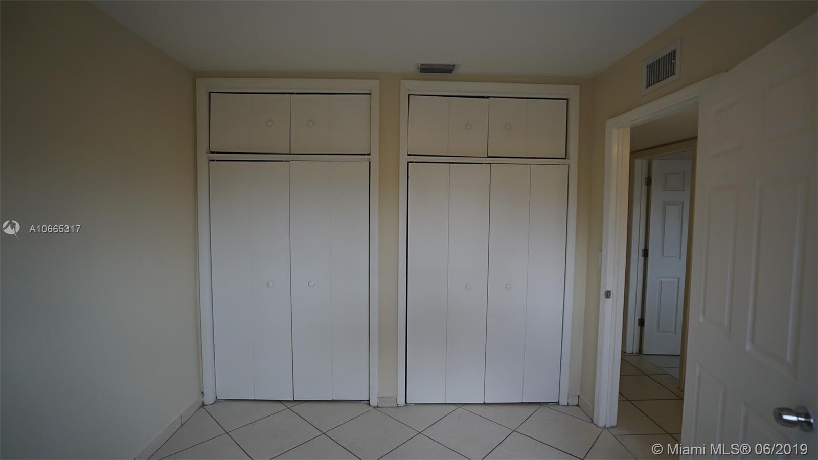 9011 Southwest 20th Street Miami, FL 33165 - Photo 19 of 30