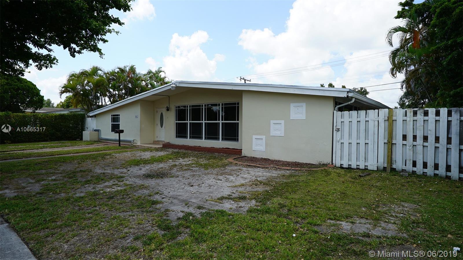 9011 Southwest 20th Street Miami, FL 33165 - Photo 3 of 30